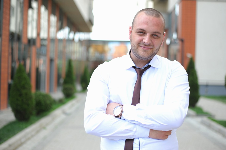 https://www.associationtichri.fr/medias/images/business-man-1385050-960-720.jpg